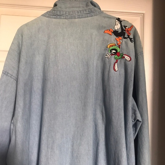VINTAGE LOONEY TUNES EMBROIDERED JEAN SHIRT - Picture 4 of 4